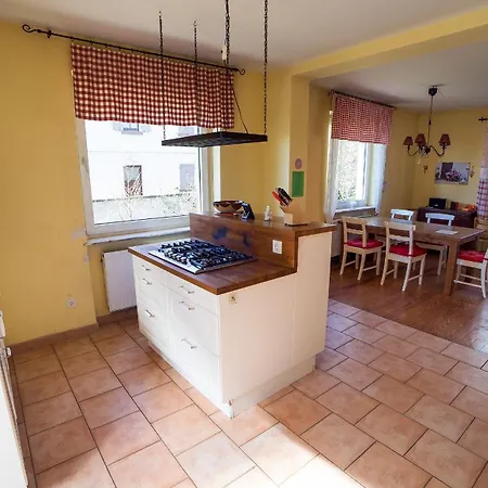 Rum i privatbostad Sekretärzimmer 2 *